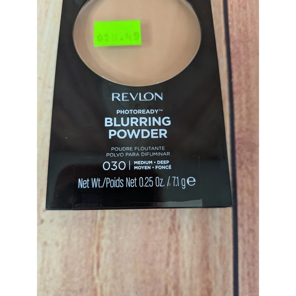 Revlon Photoready Blurring‎ Powder 030 Medium Deep